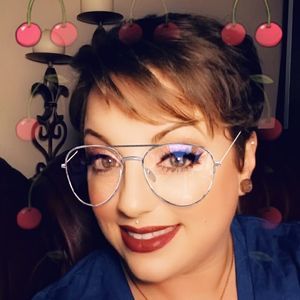 Meet your Posher, Marie